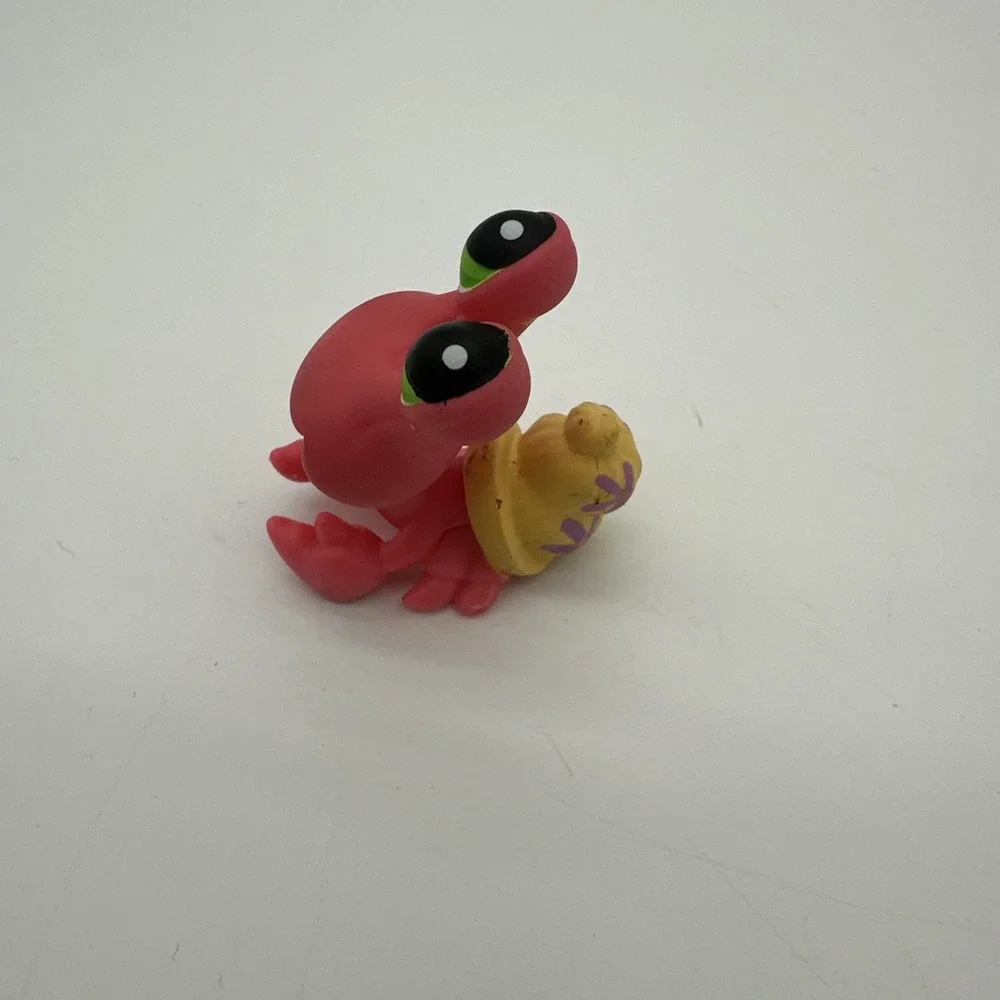 Littlest Pet Shop Hermit Crab Animal Figure Green Eyes Pink‎ 577 Small